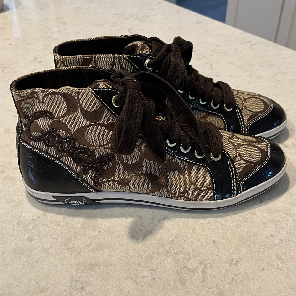 Coach Brendi Signature Logo High-Top Sneakers 8.5 B Excellent Condition